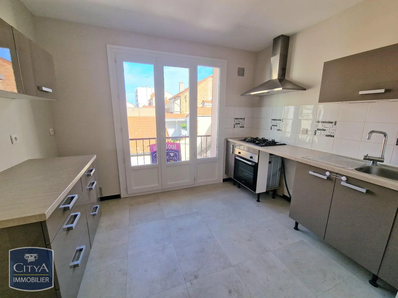Photo 2 Appartement 4 pièces 74.96m²