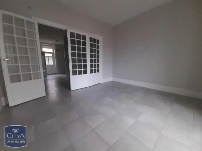 Photo 2 Appartement 1 pièce 42.66m²