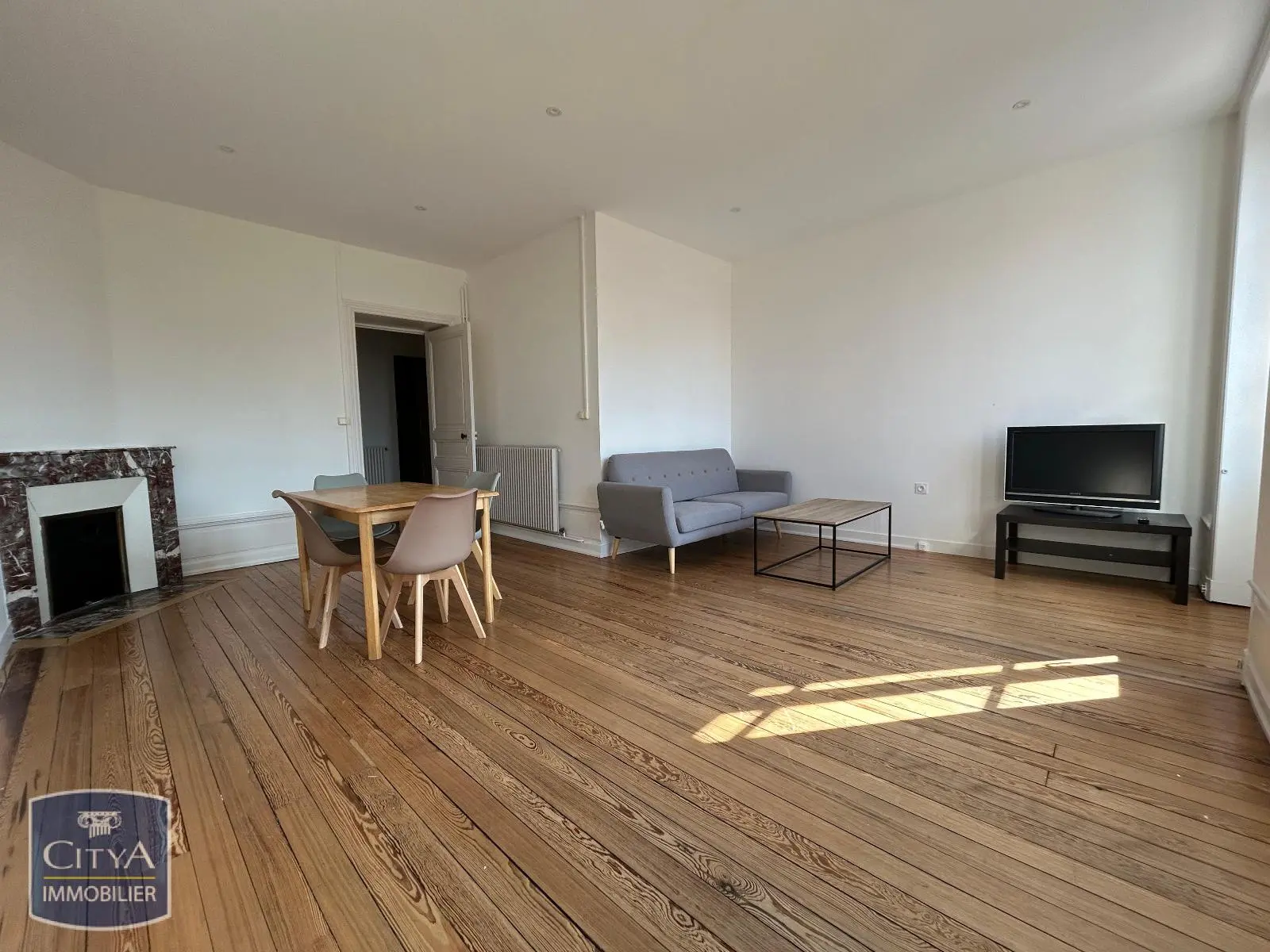 Photo 1 Appartement 5 pièces 160.21m²