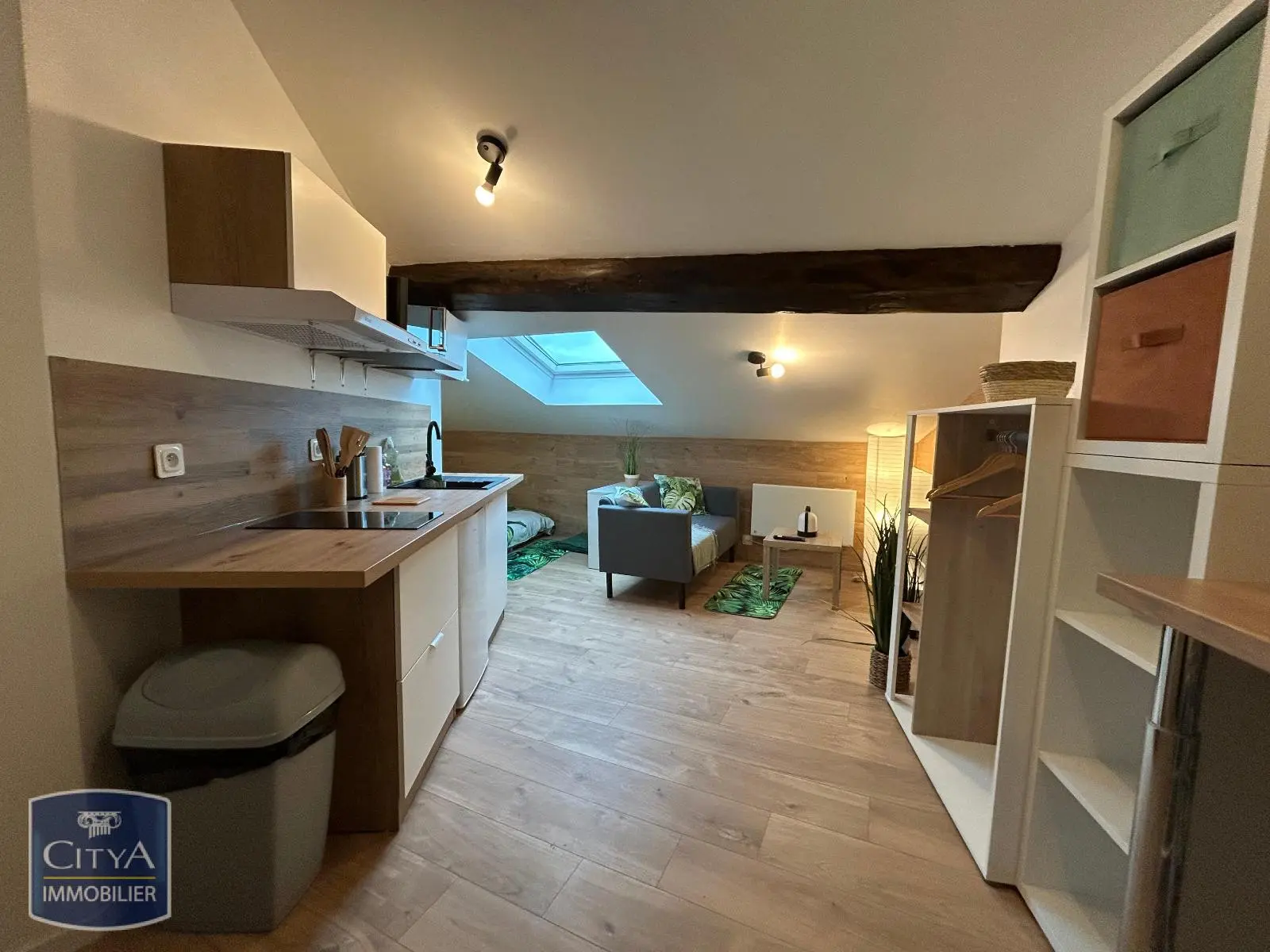 Photo 2 Appartement 1 pièce 15.78m²