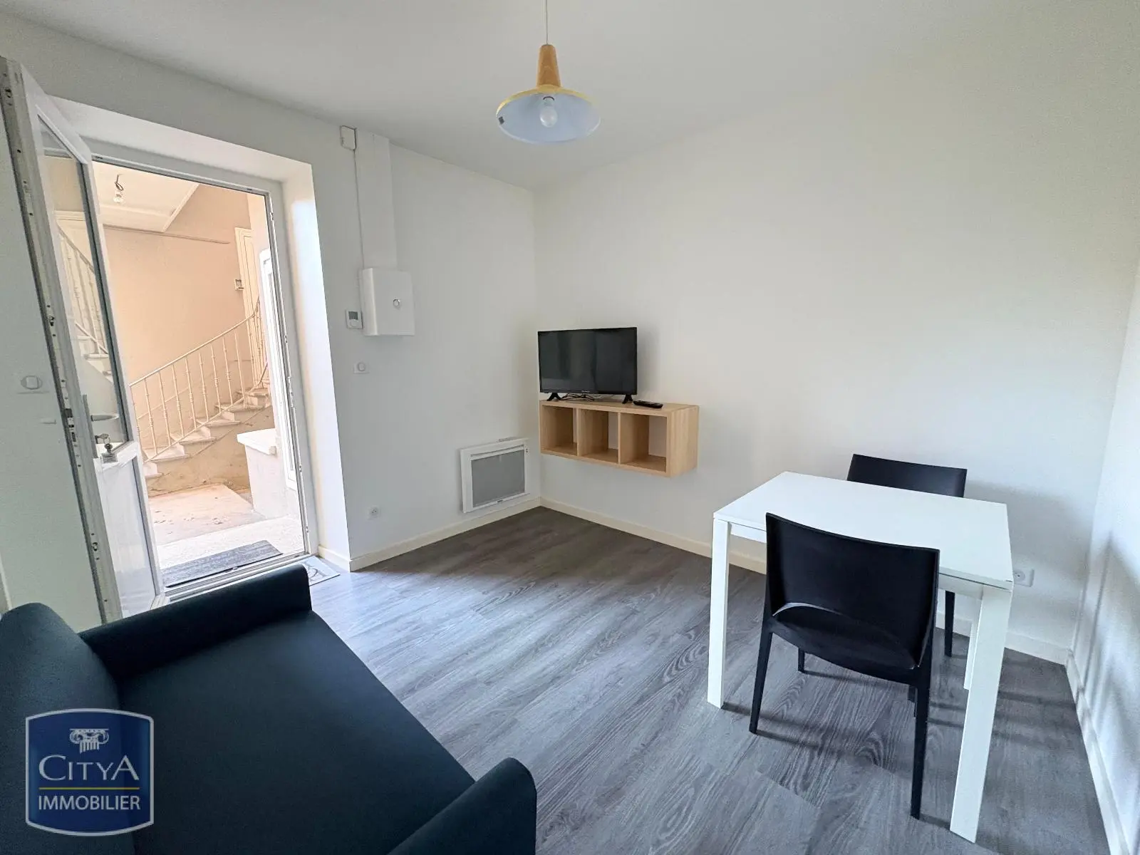 Photo 1 Appartement 1 pièce 20.7m²