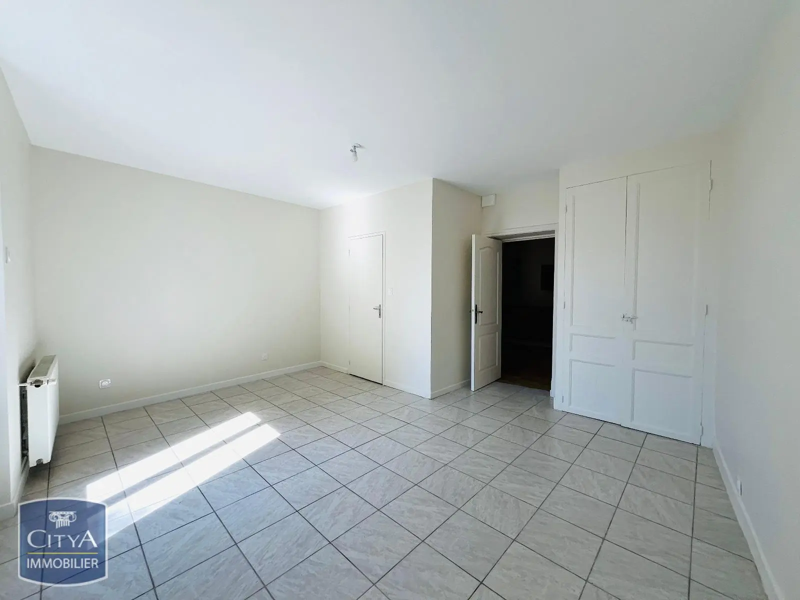 Photo 2 Appartement 1 pièce 34m²