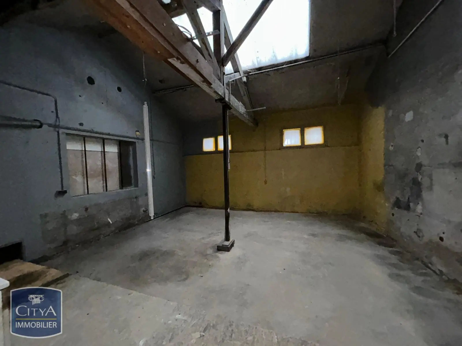 Photo 6 Local Commercial