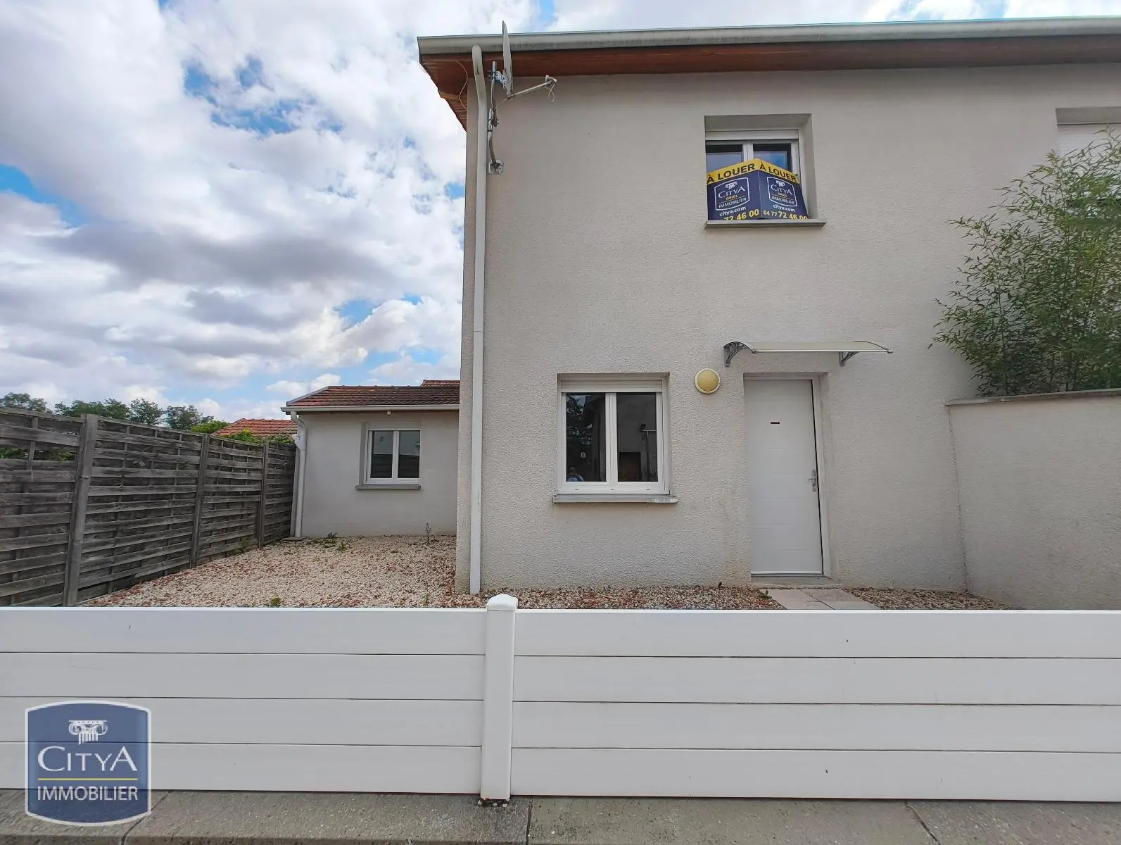 Photo 1 maison Commelle-Vernay