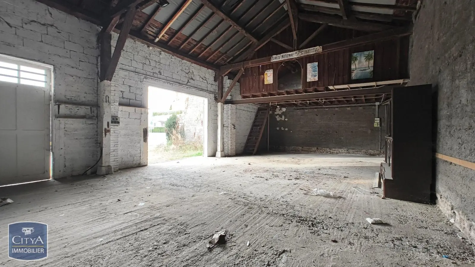 Photo 3 Local Commercial