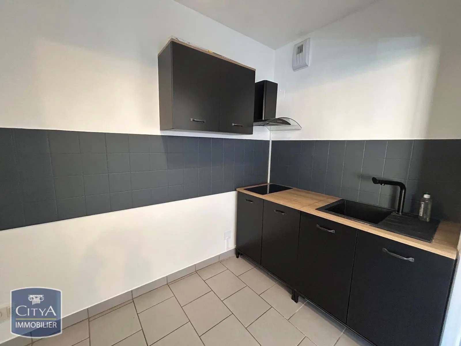 Photo 1 Appartement 1 pièce 26.29m²