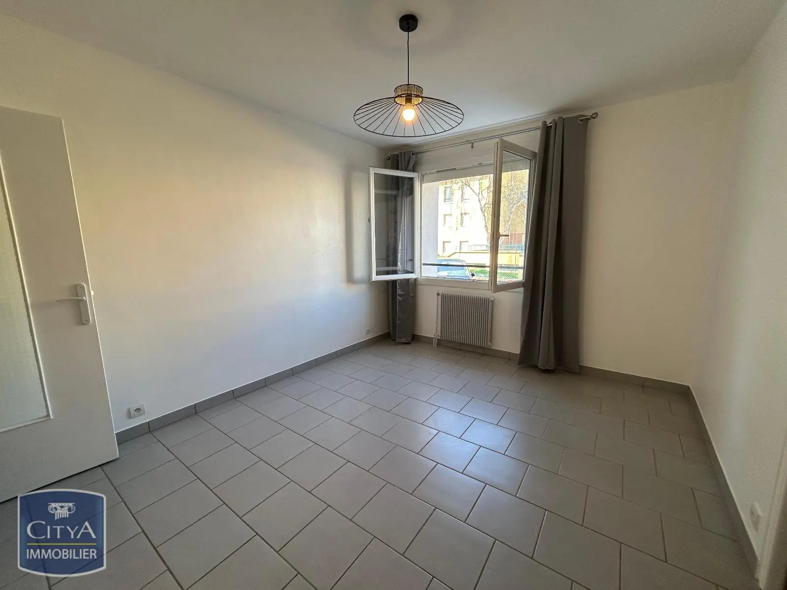 Photo 2 Appartement 1 pièce 26.29m²