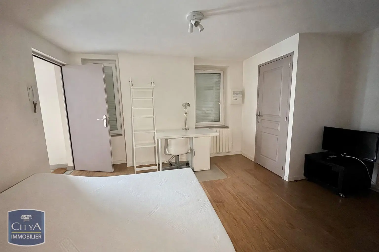 Photo 2 Appartement 1 pièce 25.68m²