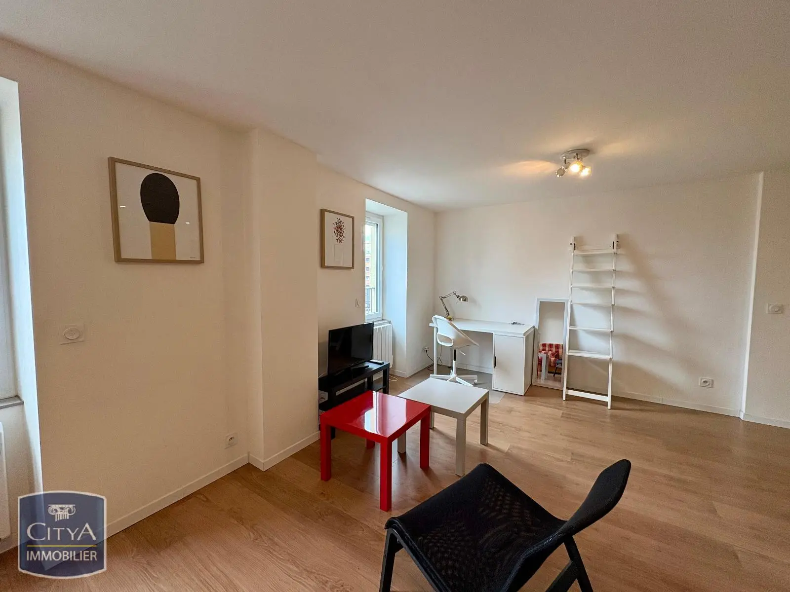 Photo 1 Appartement 1 pièce 33.07m²