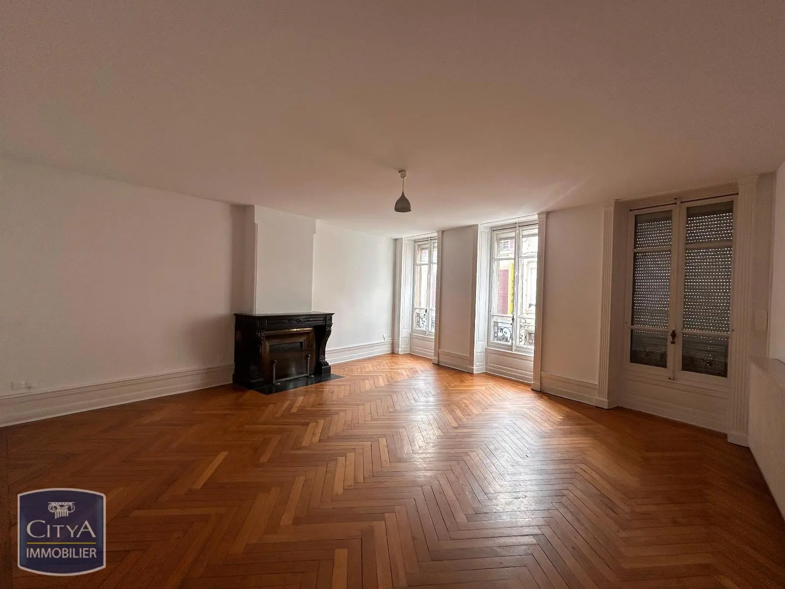 Photo 1 Appartement 5 pièces 132.1m²