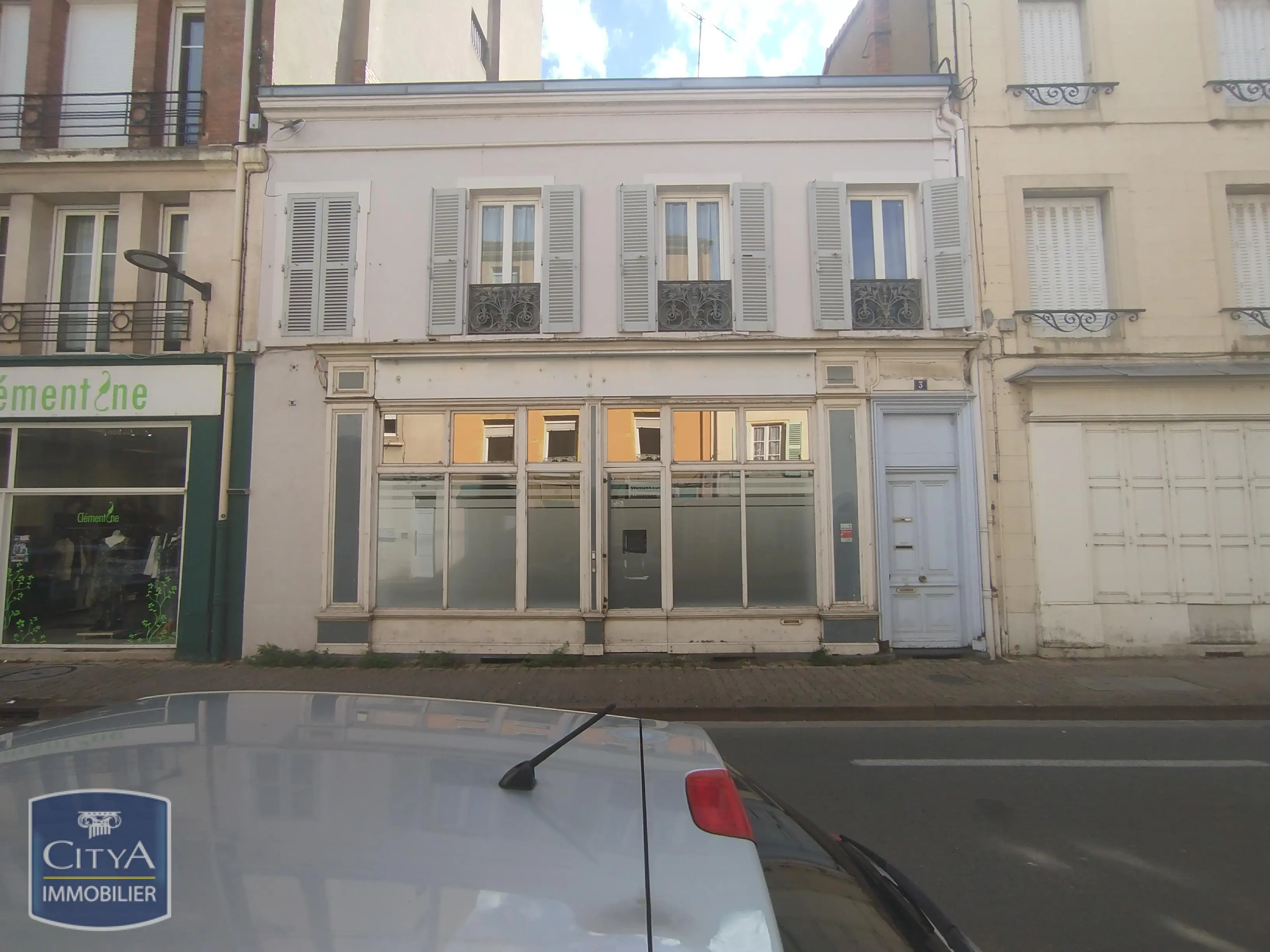 Photo 1 Immeuble 260m²