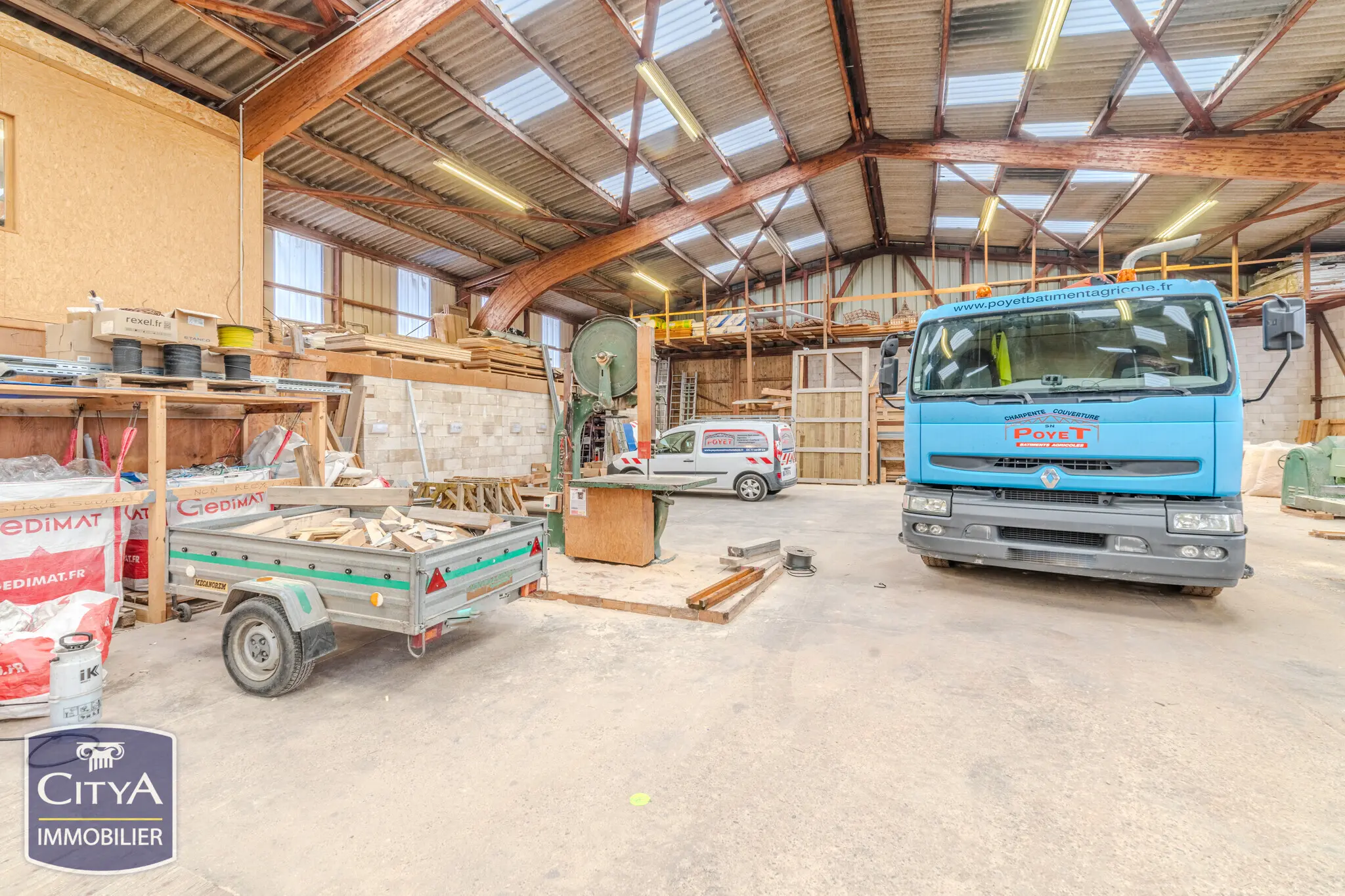 Photo 3 Local Professionnel 1000m²