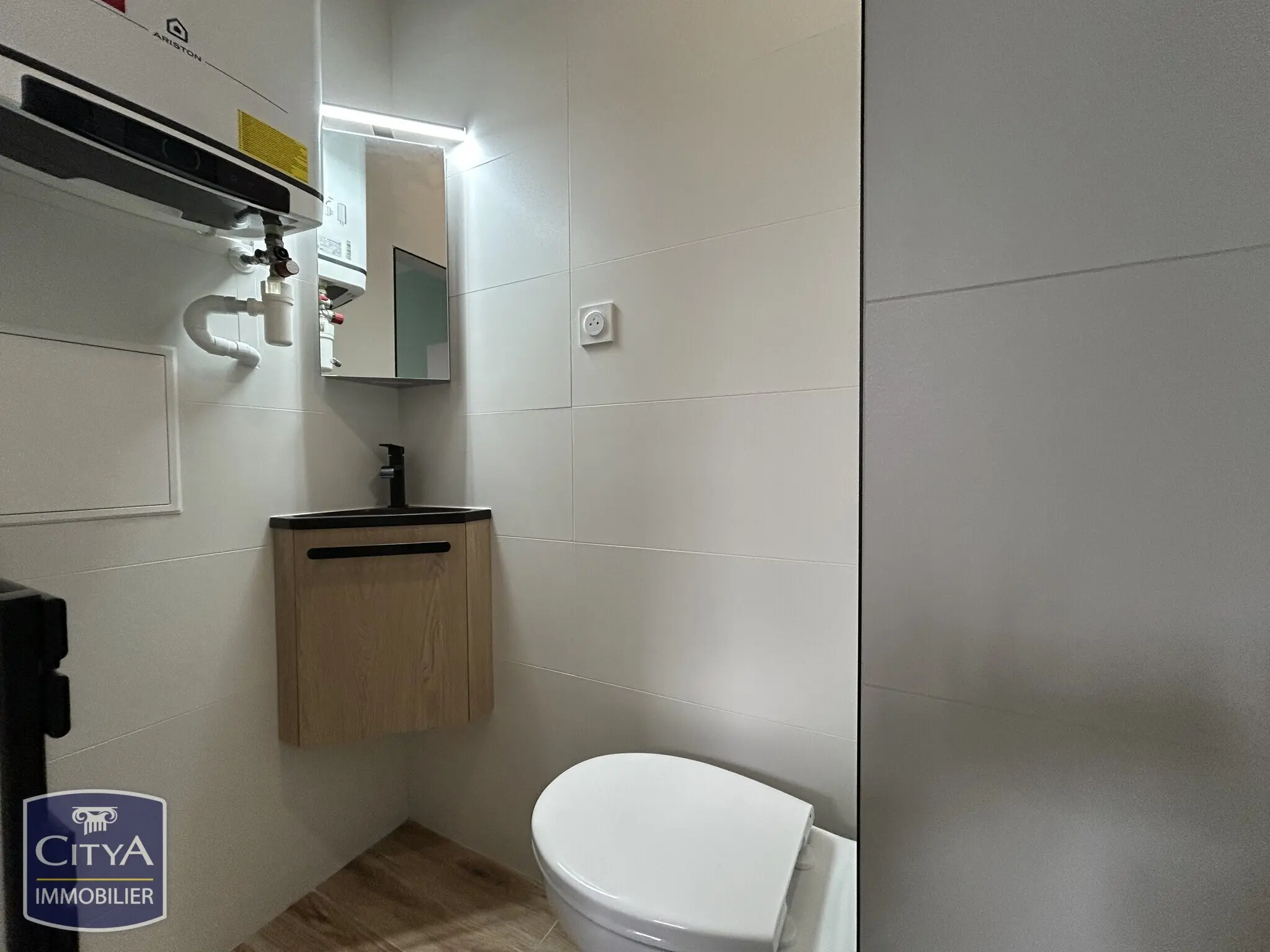 Photo 2 Appartement 1 pièce 13.46m²