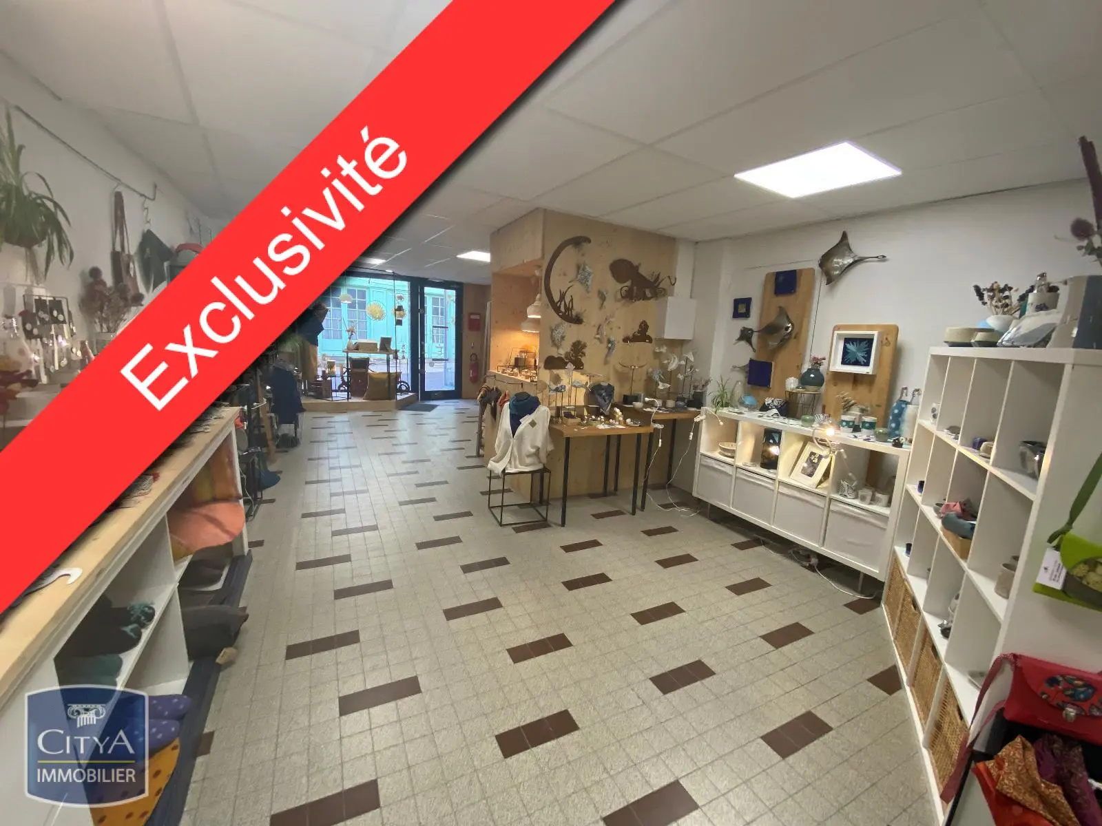 Photo 1 Local Professionnel 5 pièces 81m²