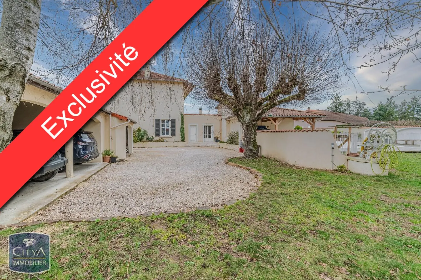 Photo 1 Maison 9 pièces 241m²