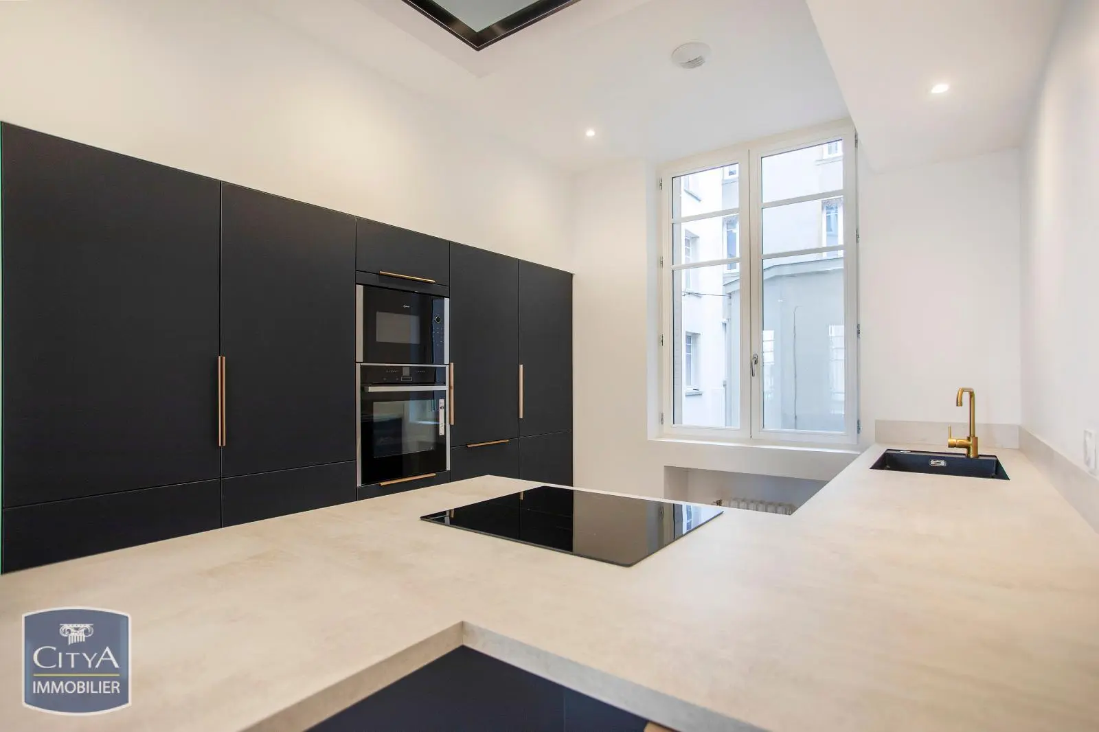 Photo 1 Appartement 3 pièces 106.94m²