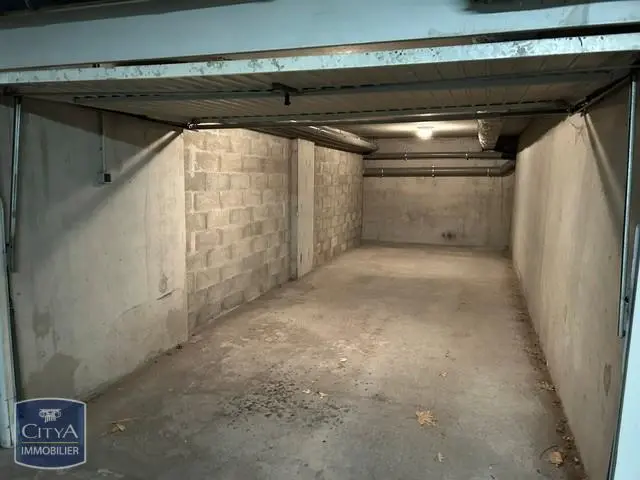 Photo 2 Parking