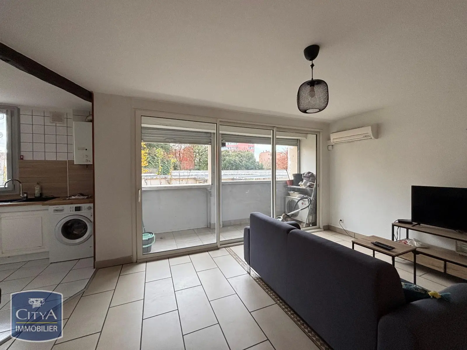 Photo 1 Appartement 1 pièce 64.03m²