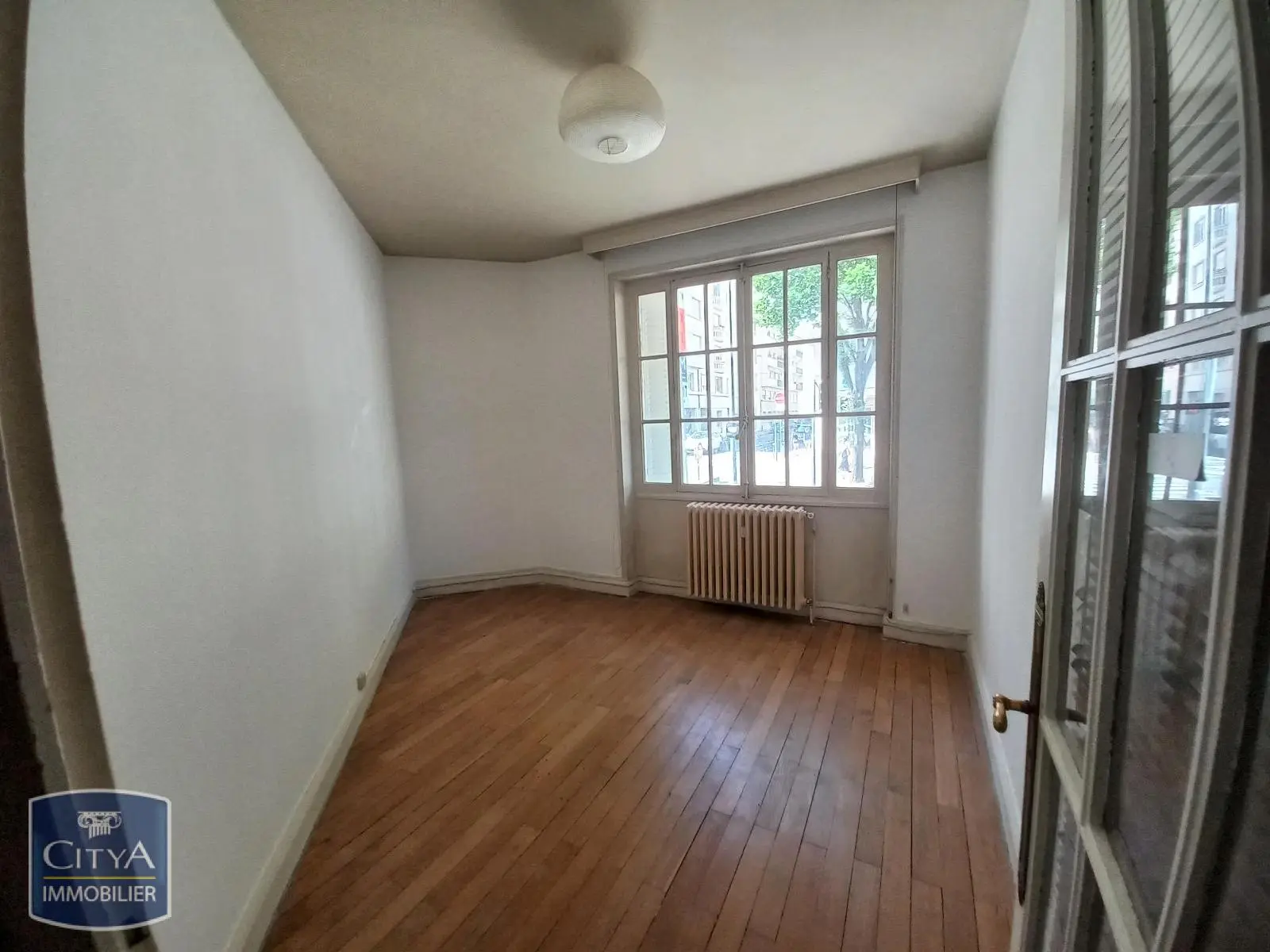 Photo 4 Local Professionnel 6 pièces 97m²