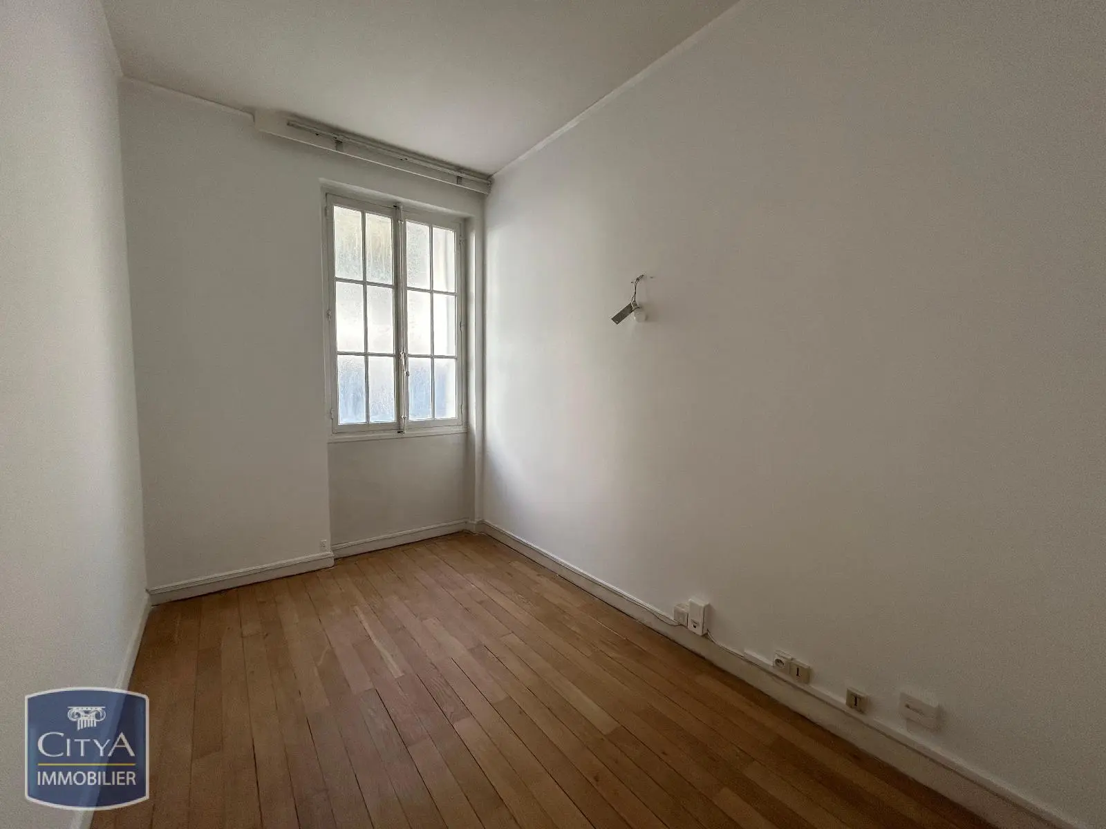 Photo 3 Local Professionnel 6 pièces 97m²