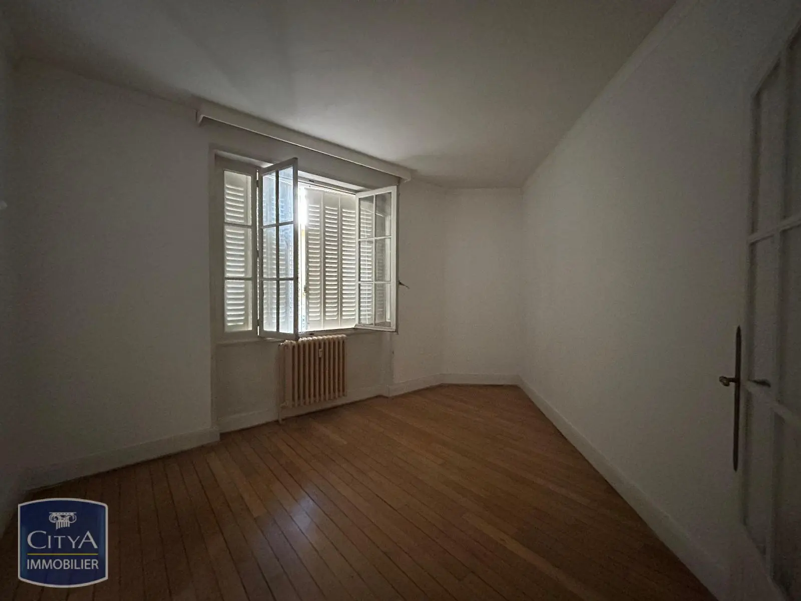 Photo 6 Local Professionnel 6 pièces 97m²