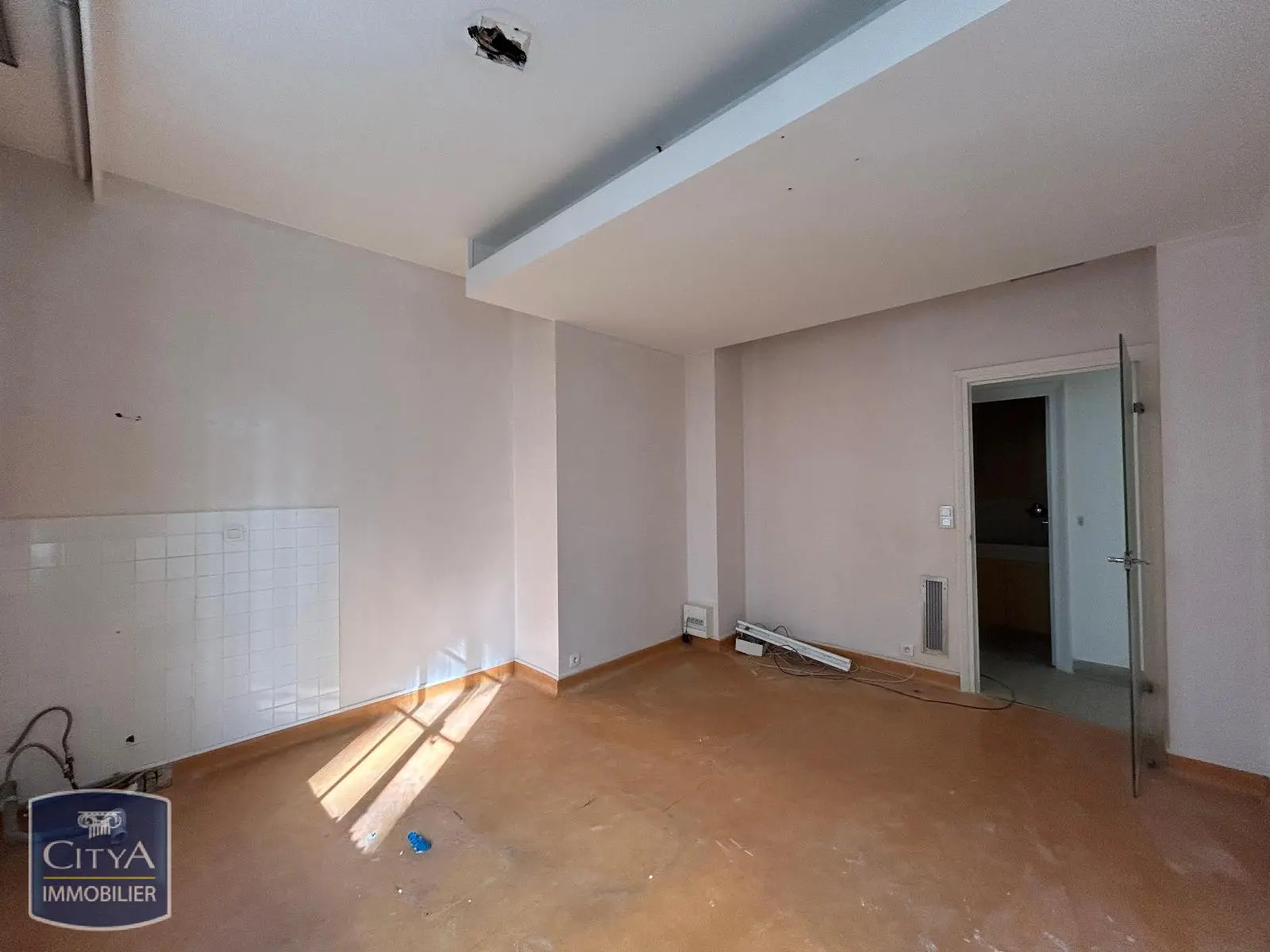 Photo 8 Local Professionnel 6 pièces 97m²