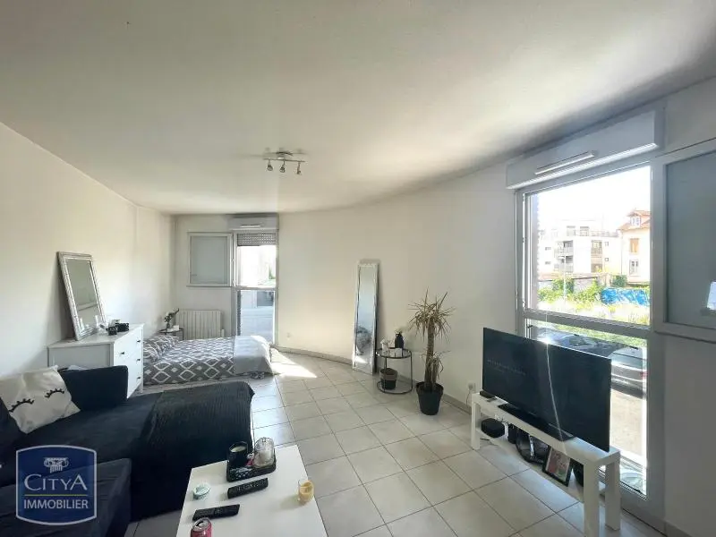 Photo 1 Appartement 1 pièce 31.3m²