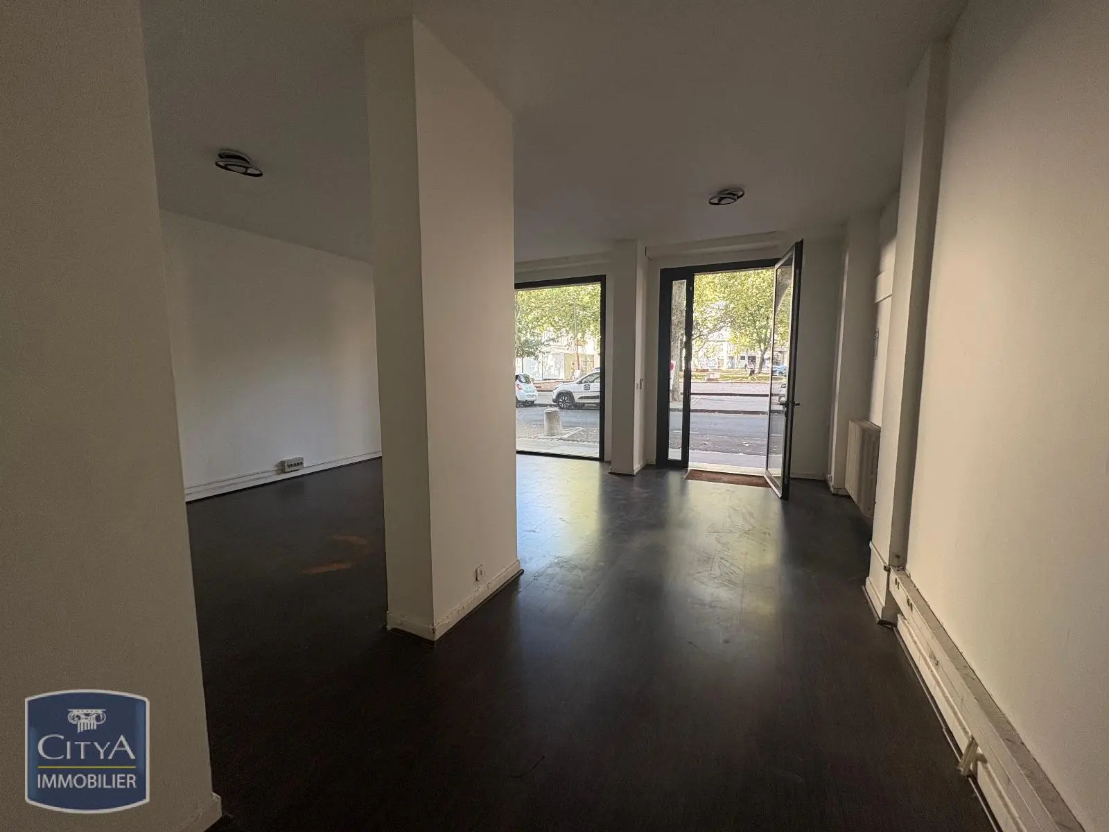 Photo 2 Local Commercial 71.6m²