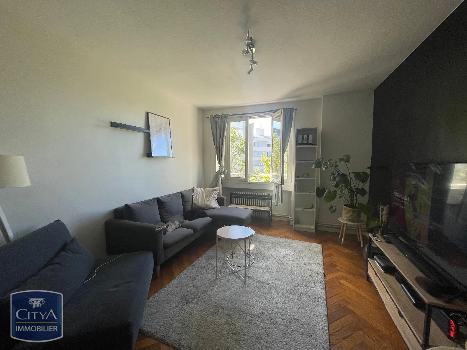 Photo 1 Appartement 2 pièces 58.09m²