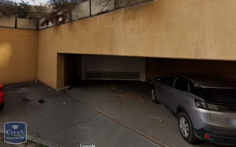 Photo 1 Parking