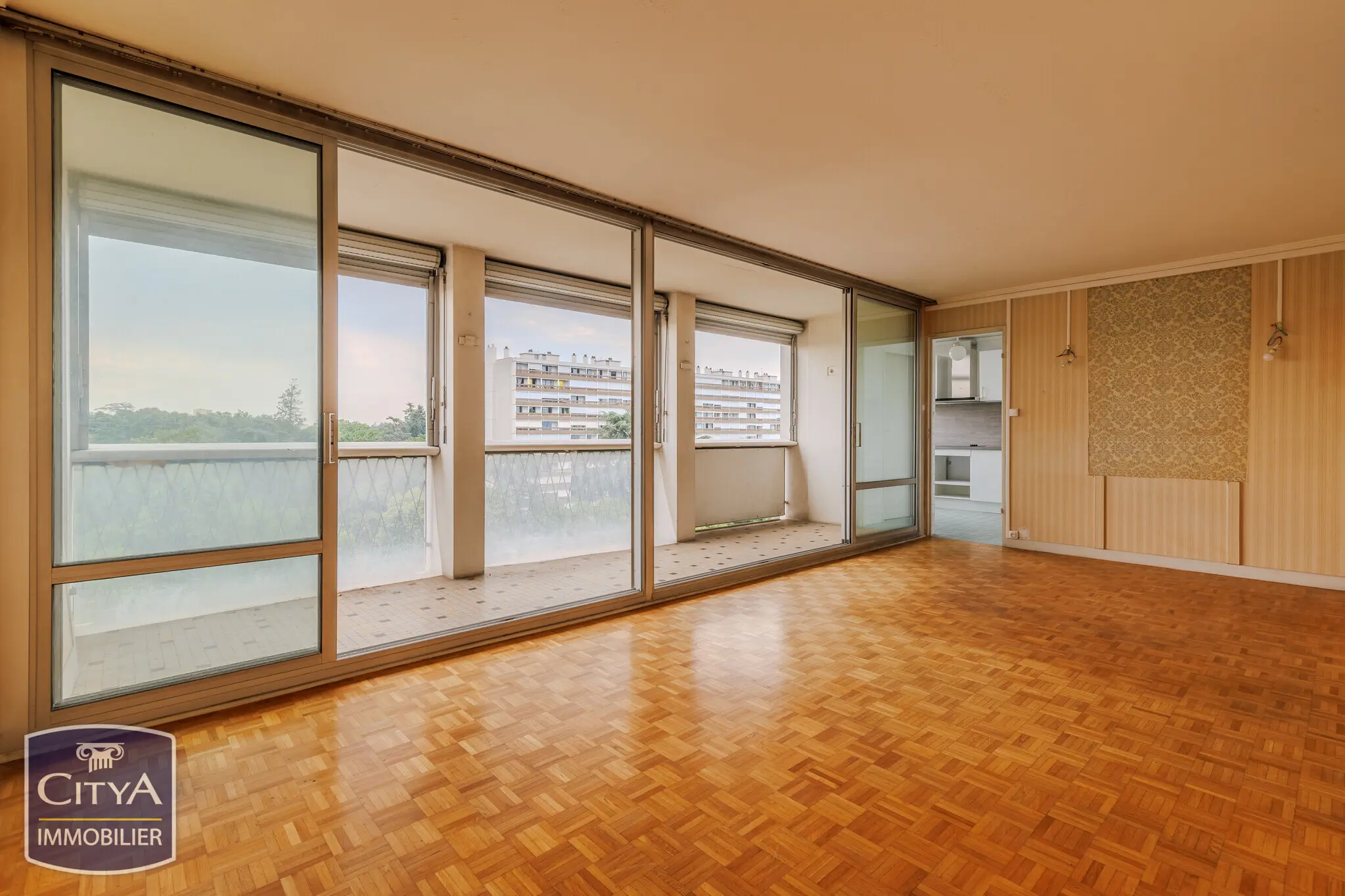 Photo 1 Appartement 4 pièces 77m²