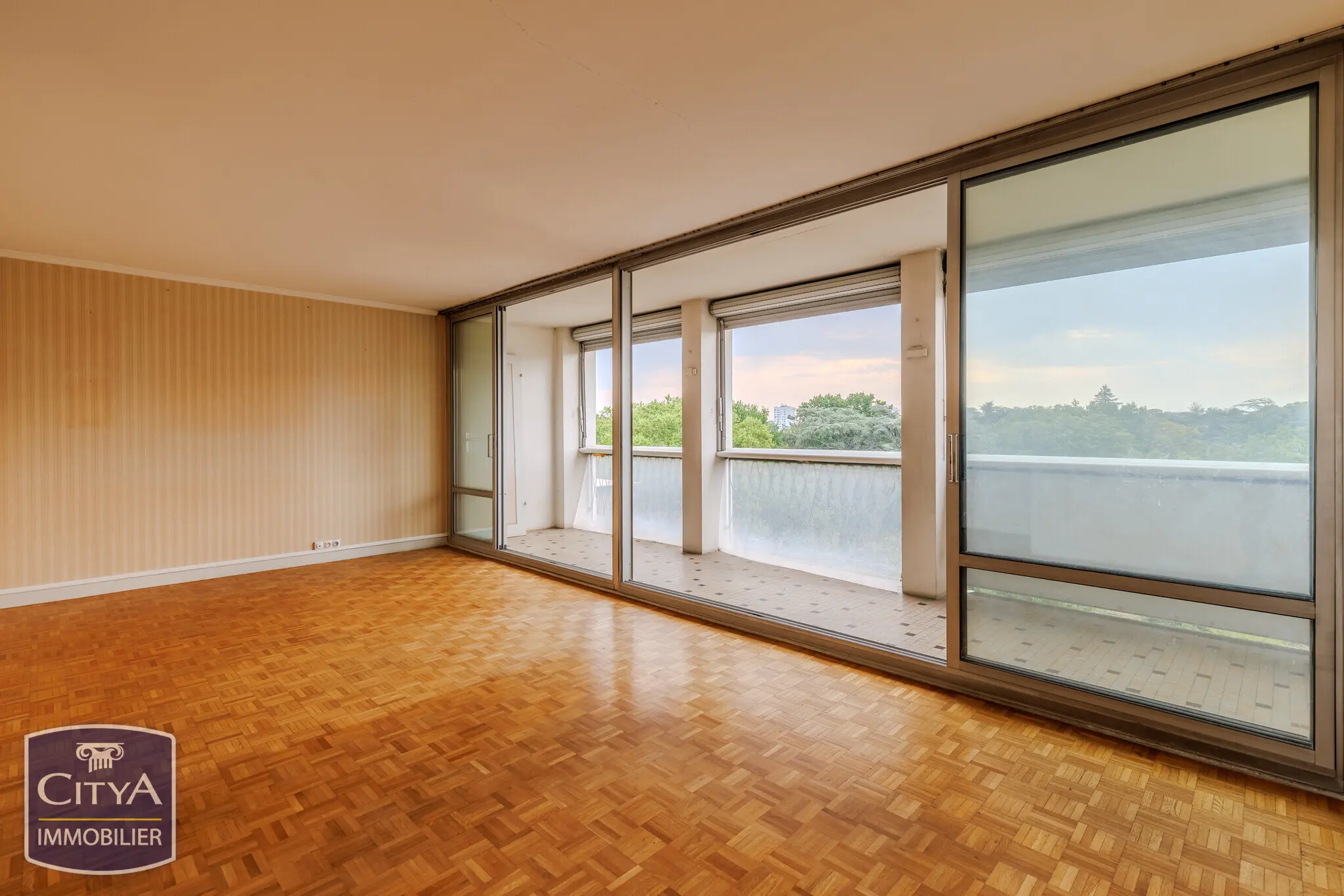 Photo 2 Appartement 4 pièces 77m²