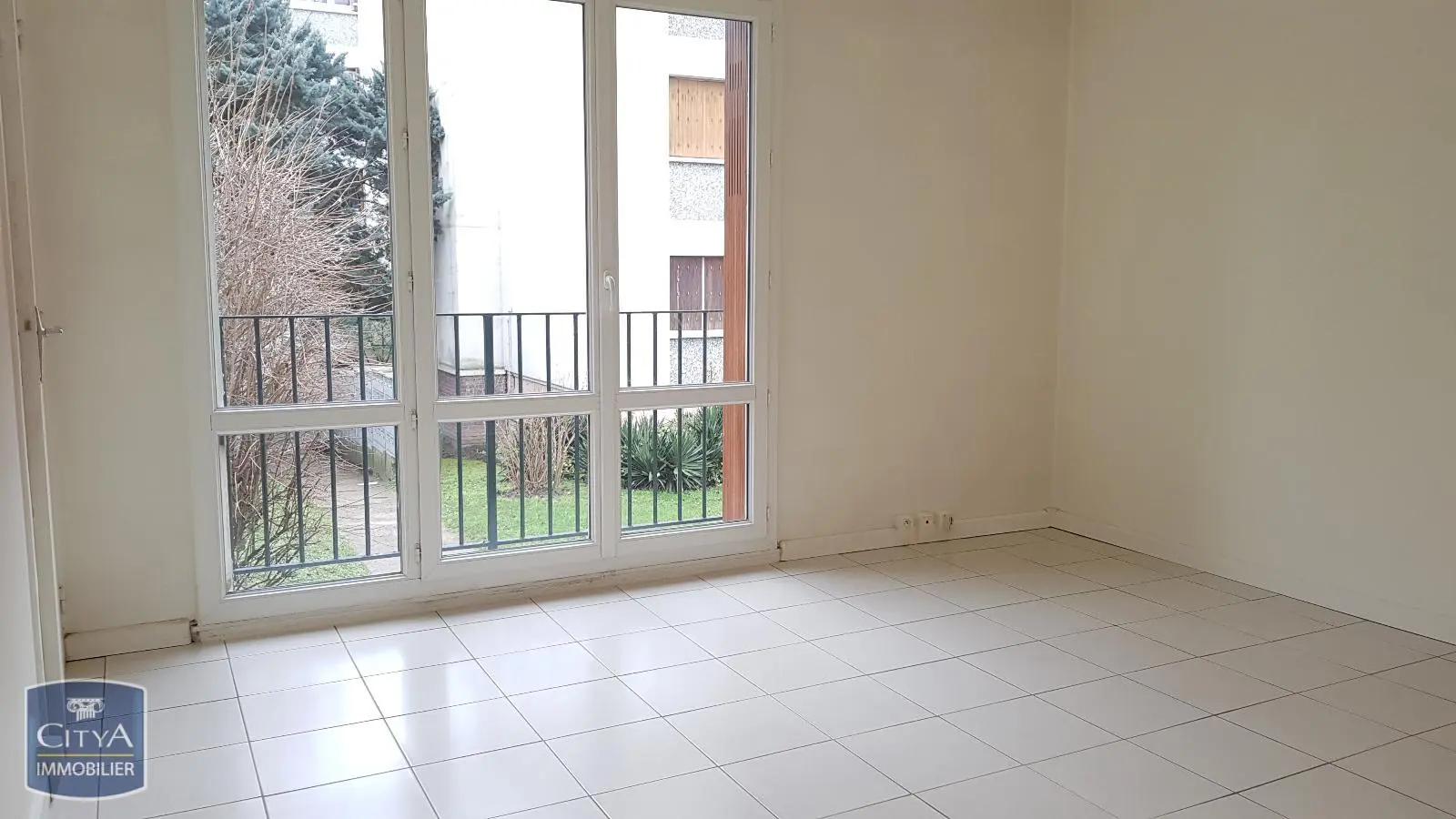Photo 2 Appartement 1 pièce 27.07m²
