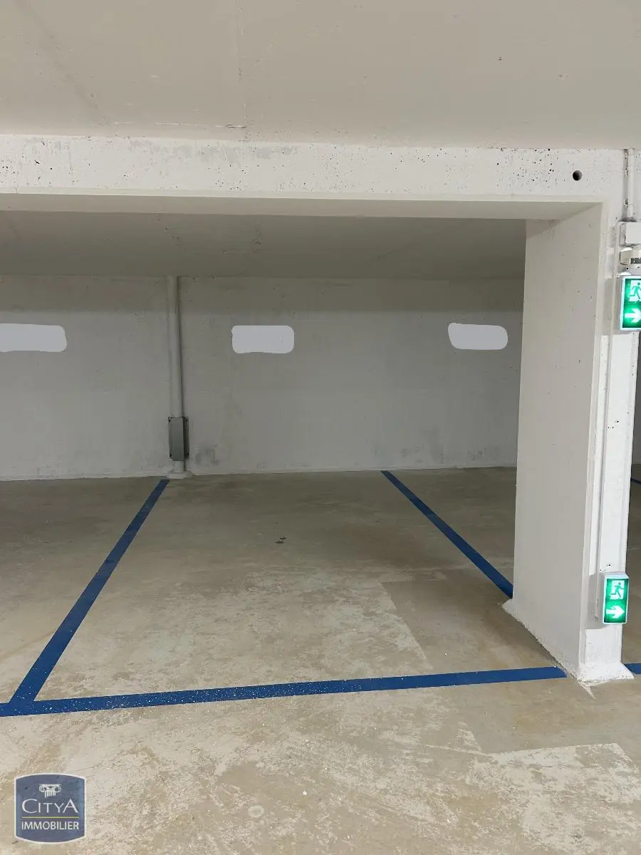 Photo 1 Parking