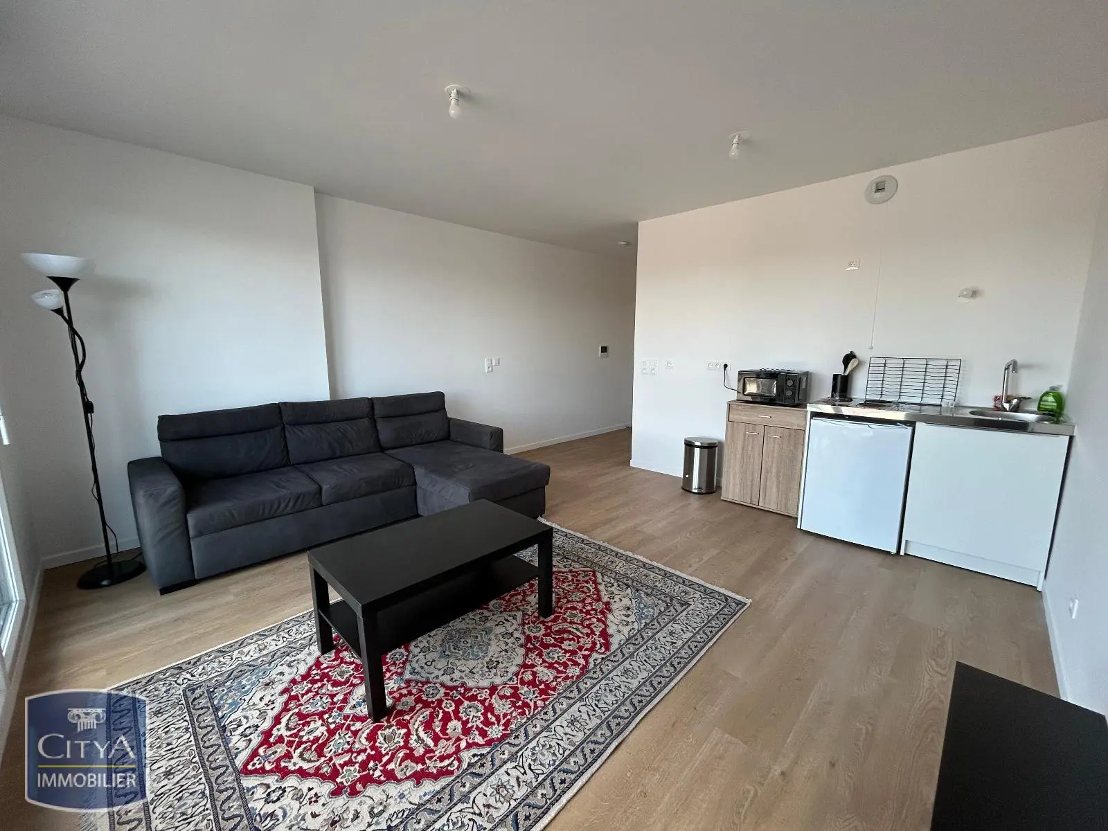 Photo 2 Appartement 1 pièce 28.11m²
