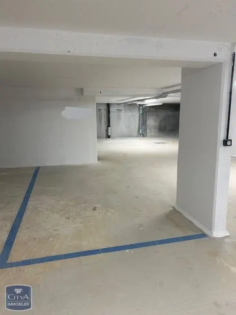 Photo 1 Parking