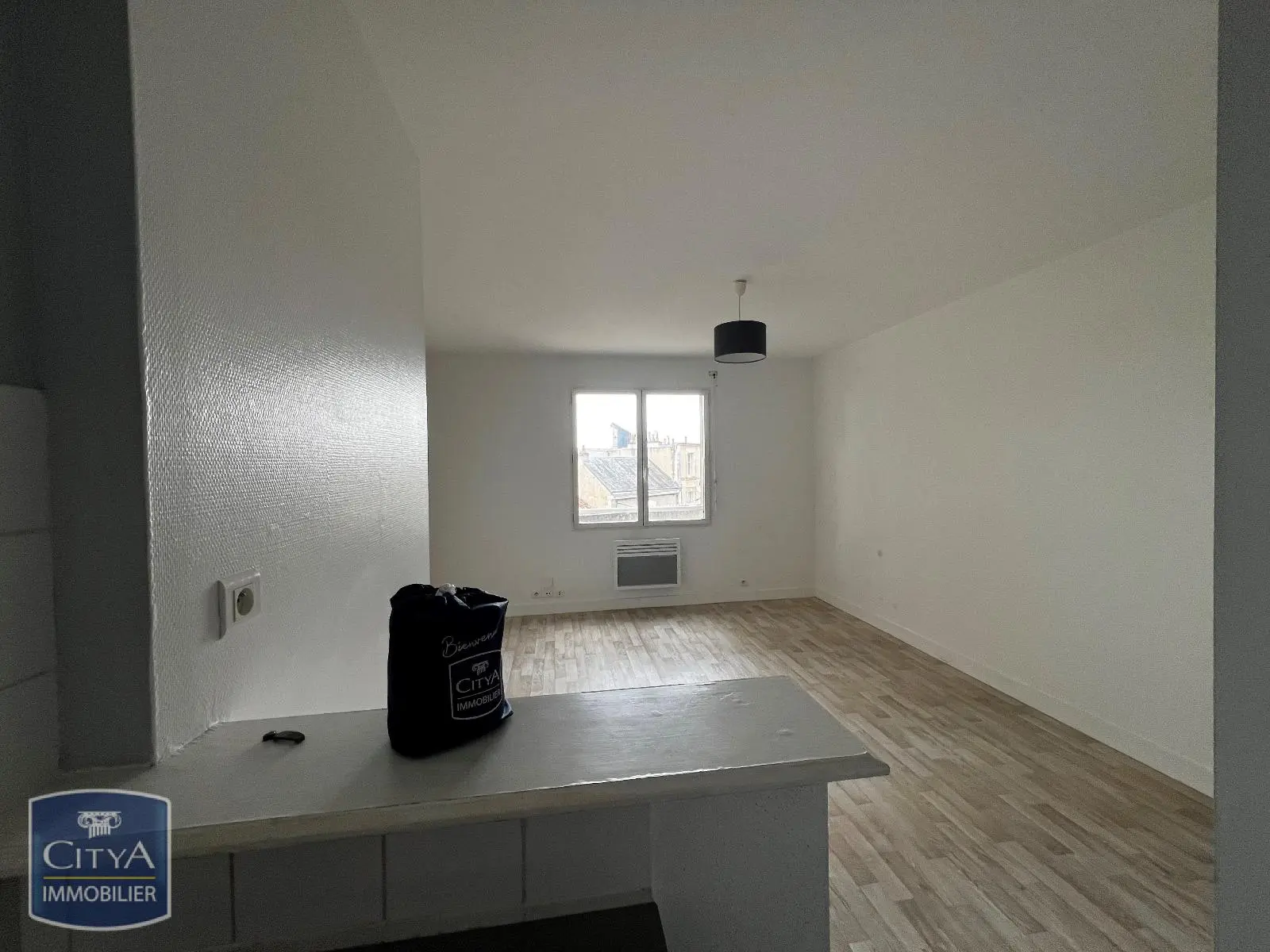 Photo 1 Appartement 1 pièce 22.8m²