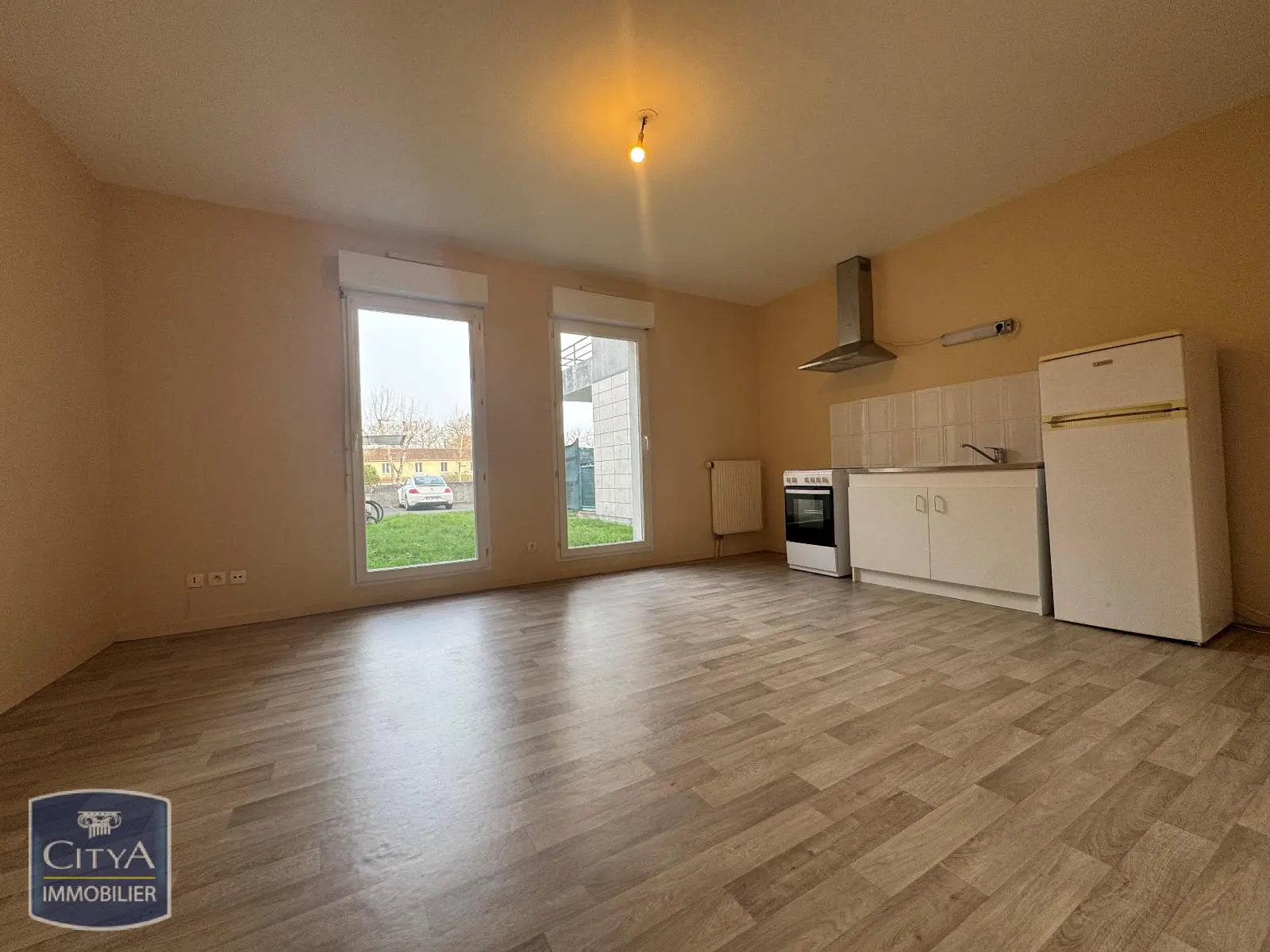 Photo 2 Appartement 1 pièce 27.89m²