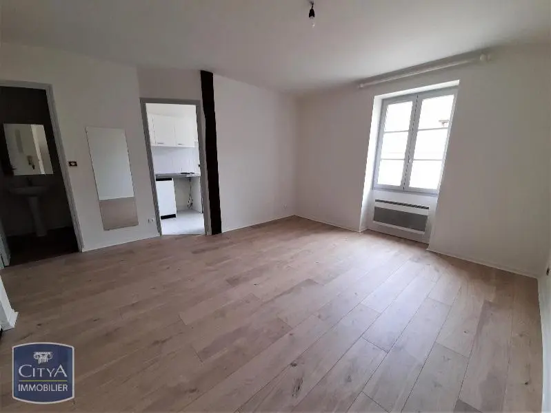 Photo 1 Appartement 1 pièce 27.7m²