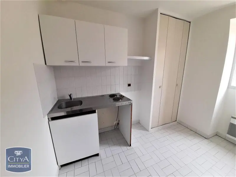 Photo 2 Appartement 1 pièce 27.7m²