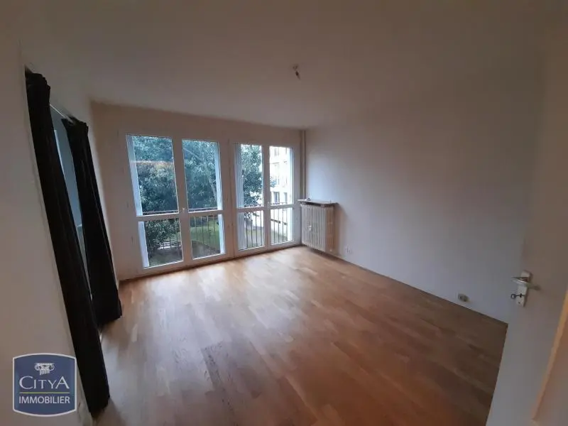 Photo 2 Appartement 1 pièce 28.3m²