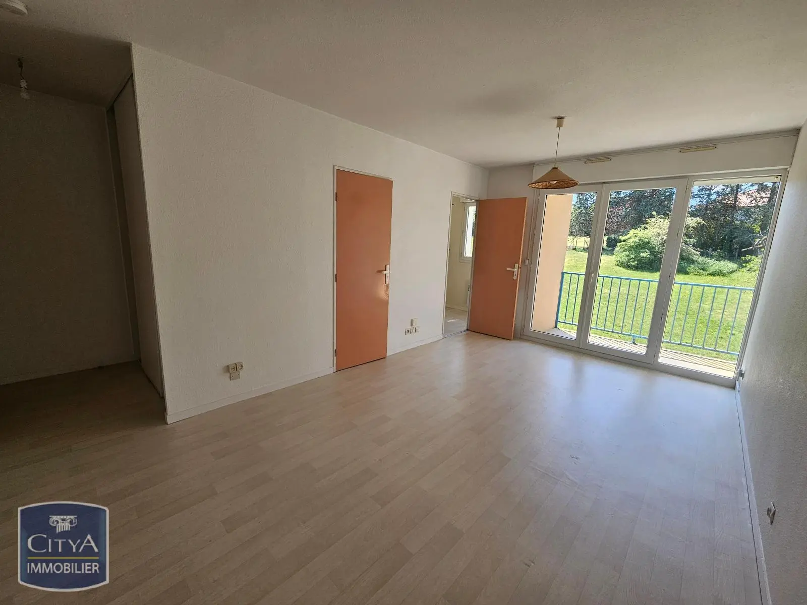 Photo 1 Appartement 1 pièce 27m²