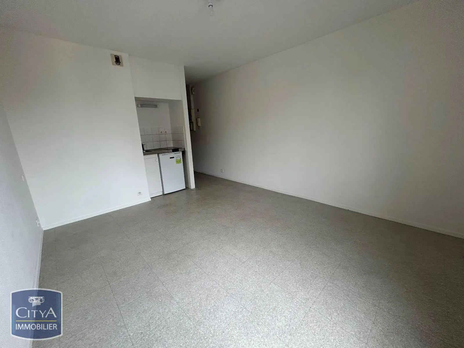 Photo 3 Appartement 1 pièce 21.81m²