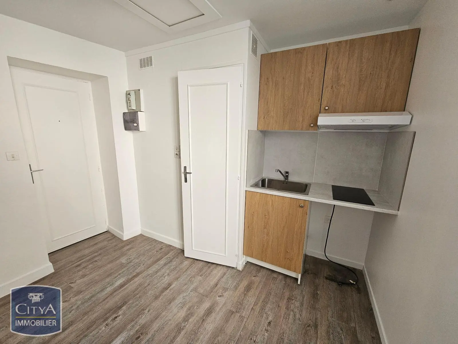 Photo 2 Appartement 1 pièce 11.4m²