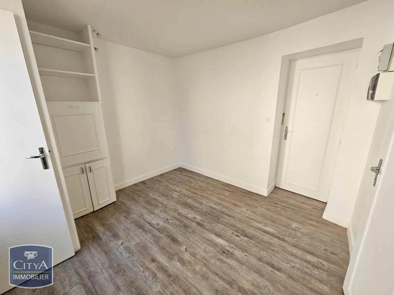 Photo 1 Appartement 1 pièce 11.4m²