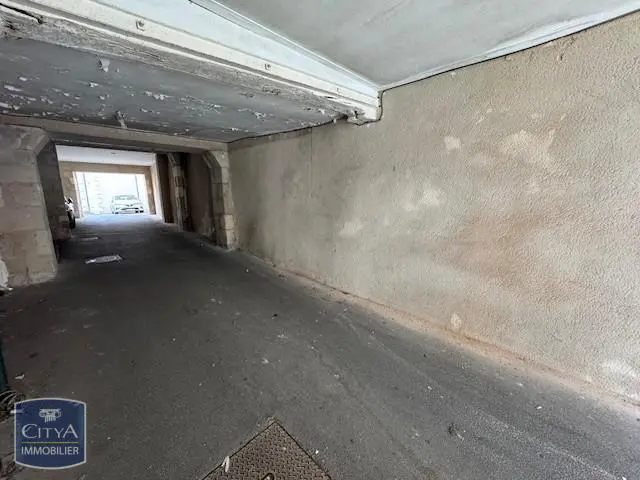 Photo 2 Parking