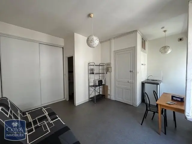 Photo 1 Appartement 1 pièce 19.85m²