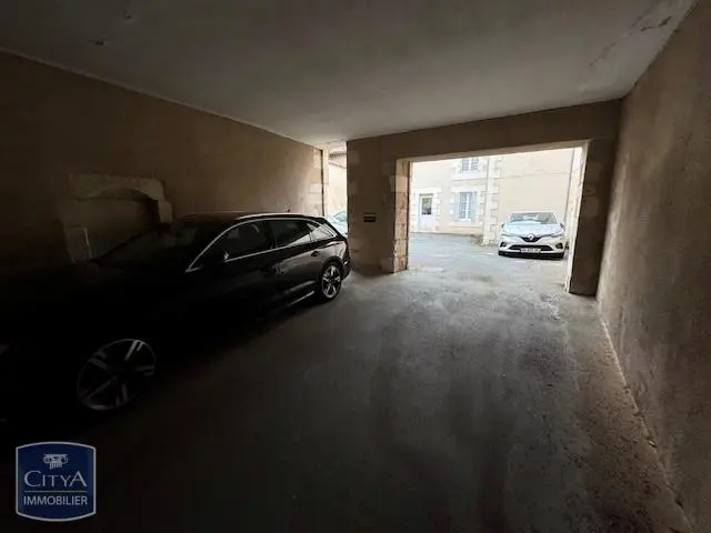 Photo 3 Parking