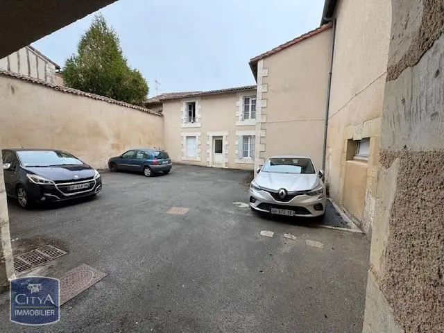 Photo 4 Parking