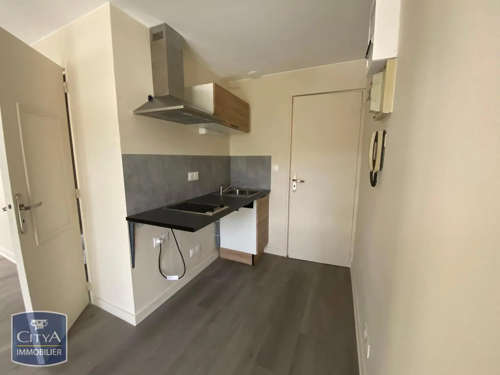 Photo 3 Appartement 1 pièce 17.72m²